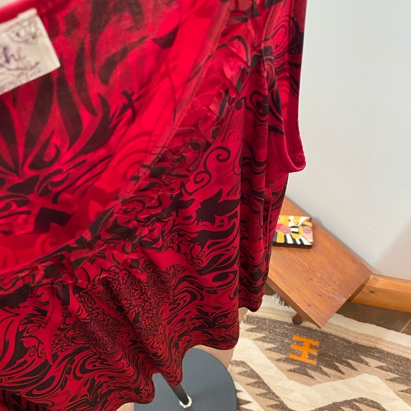 Lavish Sleeveless Top Red & Black - Picture 6 of 7